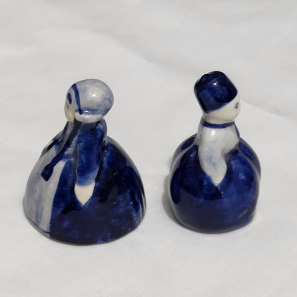 Vintage Hand Painted Holland Bells Blue Ceramic Couple Man Woman 2" Figurines - Picture 4 of 7